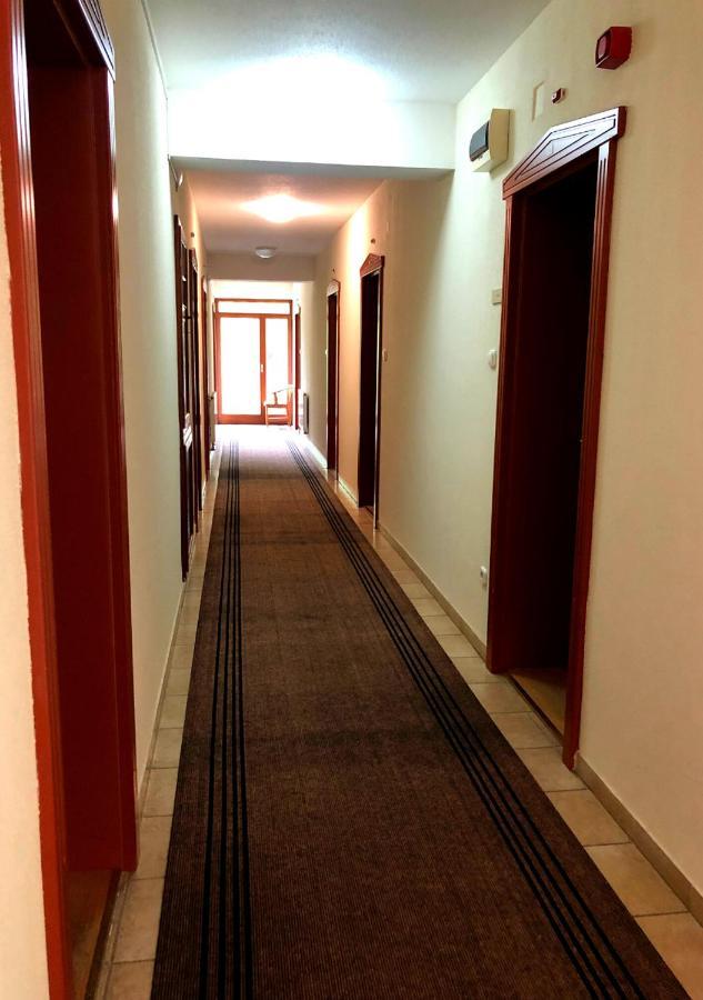 Hotel Imperial Gyogyszallo Es Gyogyfurdo กิชเกอเริช ภายนอก รูปภาพ