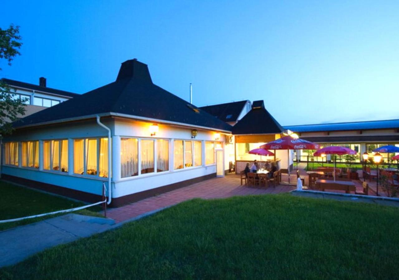 Hotel Imperial Gyogyszallo Es Gyogyfurdo กิชเกอเริช ภายนอก รูปภาพ