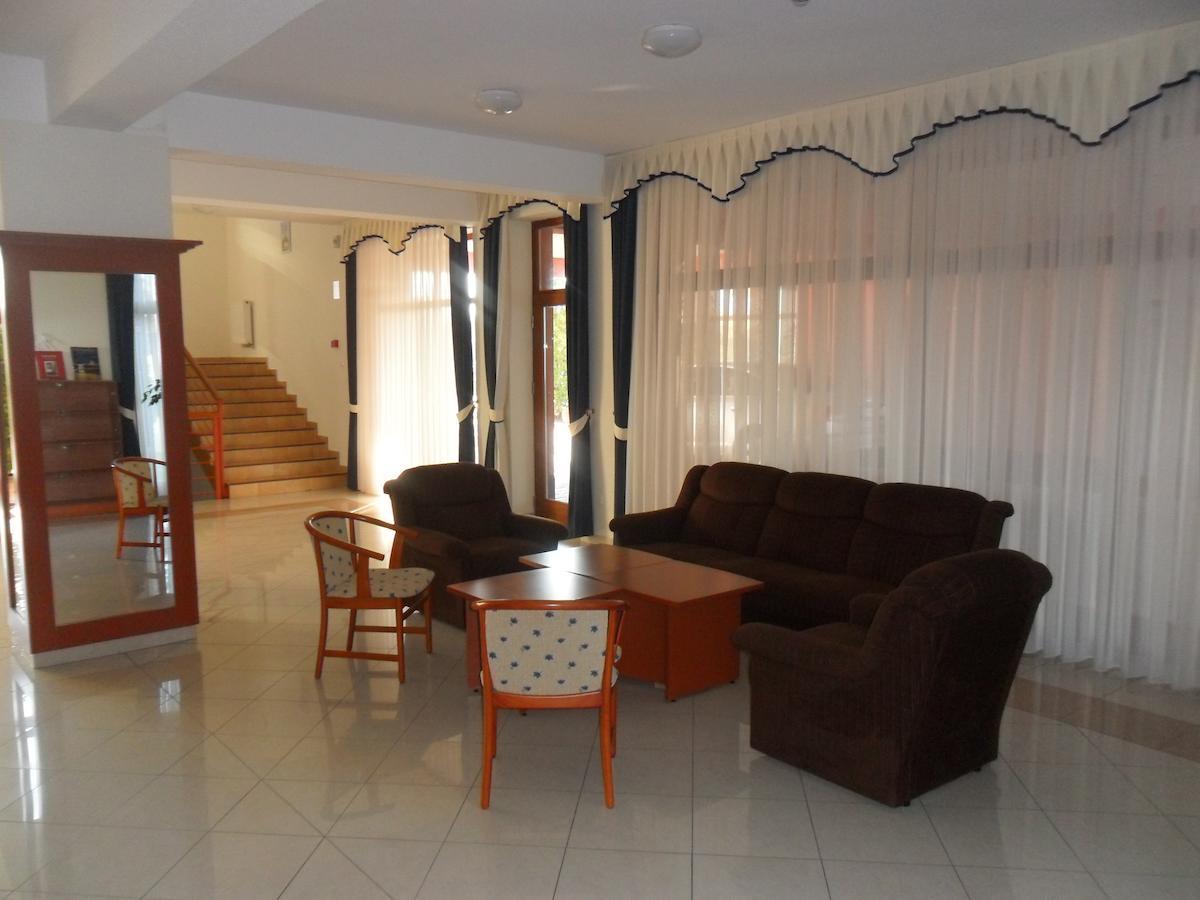 Hotel Imperial Gyogyszallo Es Gyogyfurdo กิชเกอเริช ภายนอก รูปภาพ